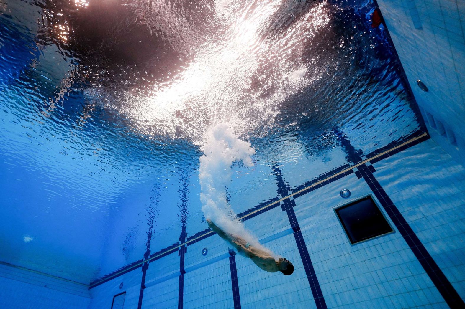 Mexico's Osmar Olvera Ibarra competes in the finals of the 3-meter springboard event during the World Aquatics Championships in Singapore on Friday, August 1.