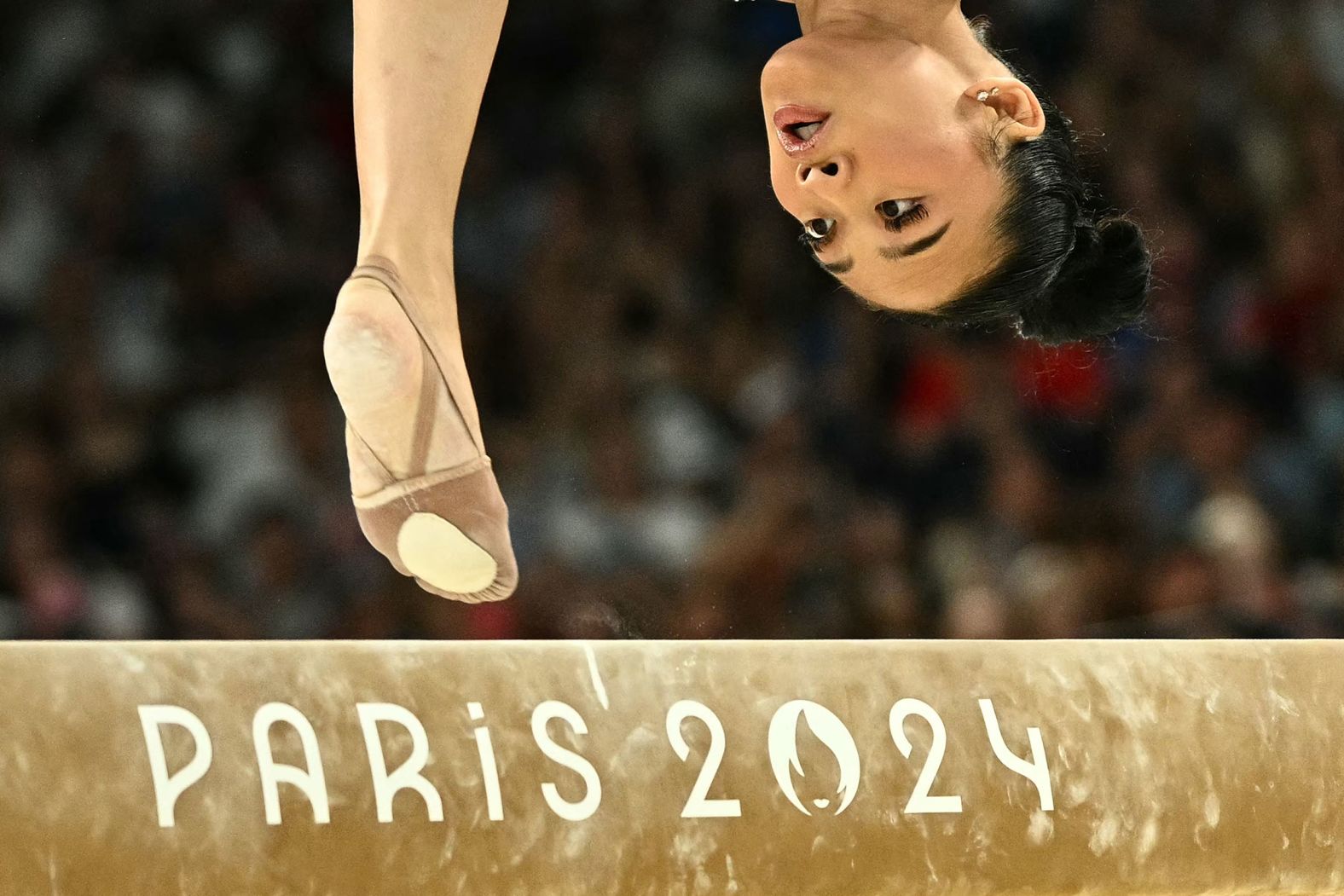 After Chiles’ wobbly balance beam performance, <a href="index.php?page=&url=https%3A%2F%2Fwww.cnn.com%2Fsport%2Flive-news%2Fparis-olympics-news-2024-07-30%23h_fe41bd57bd9a685a5a0d0d975717db93">Lee came up with a 14.600</a>, making her the joint highest scorer on the day on the beam.