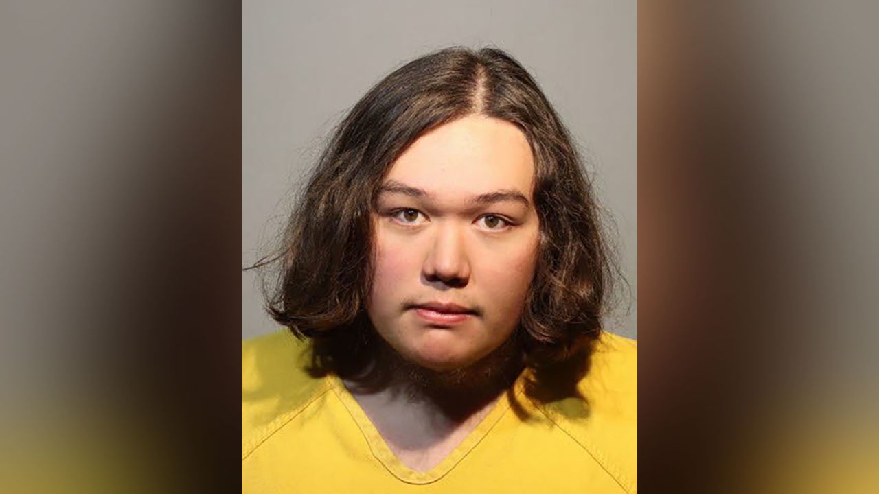 17-year-old Alan Filion, an alleged "serial swatter" from California is believed to be responsible for hundreds of swatting incidents and bomb threats throughout the US according to a pretrial detention motion. Now he has been extradited to Florida to face charges for a swatting incident at a mosque, according to the Seminole County State Attorney'­s Office.