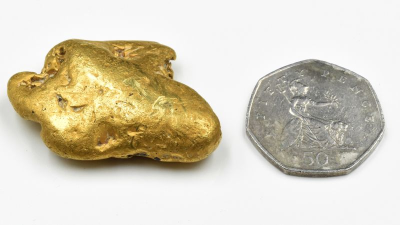 Човек намира „най-голямото“ самородно злато в Англия, въпреки че детекторът за метал не работи