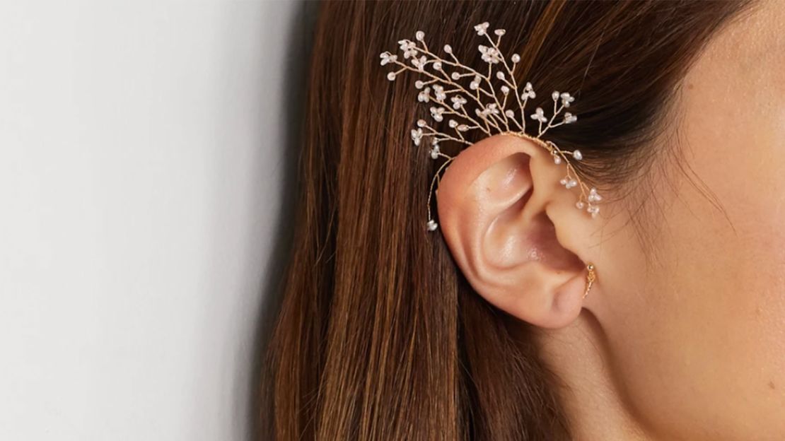 14/Quatorze Baby’s Breath Gold-Plated Pearl Ear Cuff