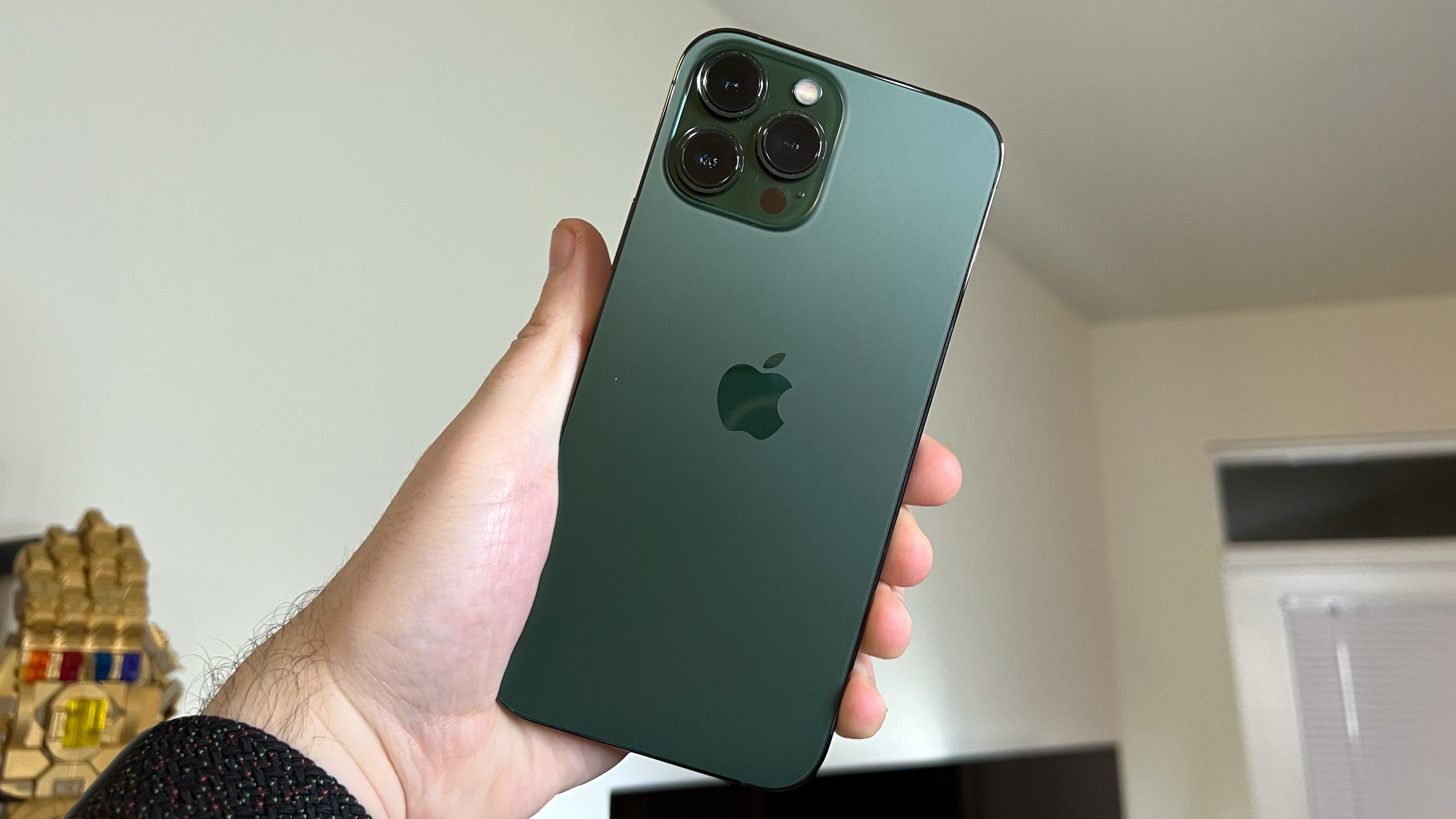 Green iPhone 13 and Alpine Green iPhone 13 Pro review