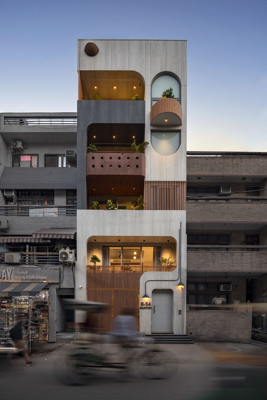 The aptly named Slender House, by Indian firm Spaces Architects@KA, was built on a plot in Delhi measuring just 6 meters (19.7 feet) wide.