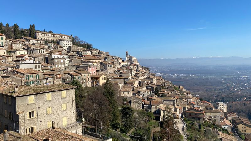 This Italian town is struggling to sell off its empty homes for one euro. Here's why | CNN