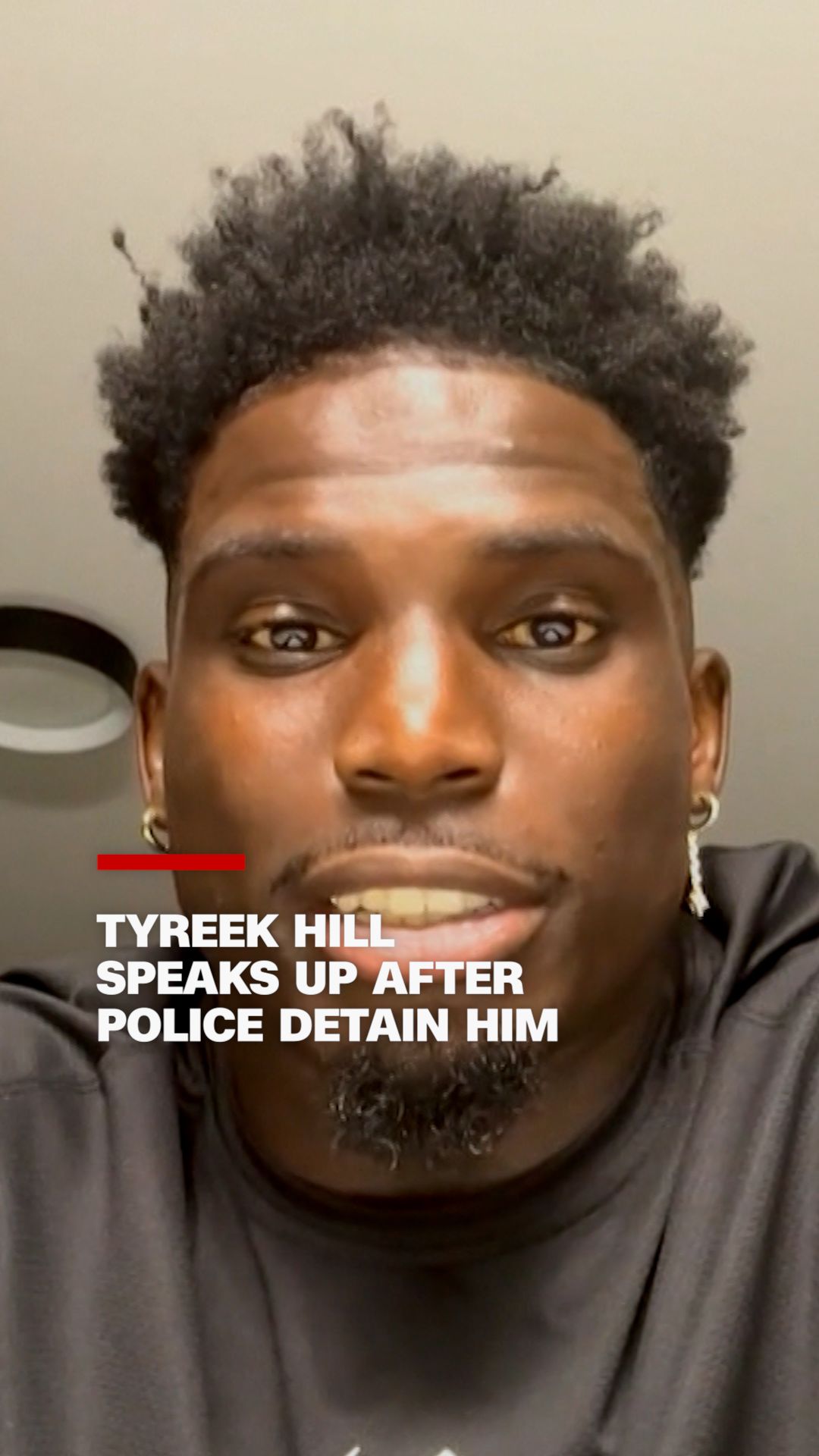 109575_Tyreek HillVertical.jpg