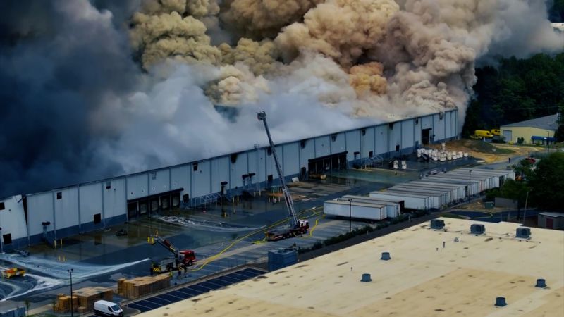 Chemical reaction causes plume of smoke that evacuates Atlanta suburbs