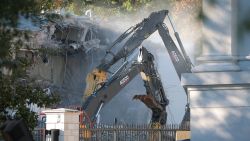 WASHINGTON, DC - OCTOBER 20: Workers demolish the facade of the East Wing of the White House on October 20, 2025 in Washington, DC. The demolition is part of U.S. President Donald Trump's plan to build a ballroom reportedly costing $250 million on the eastern side of the White House. (Photo by Kevin Dietsch/Getty Images)