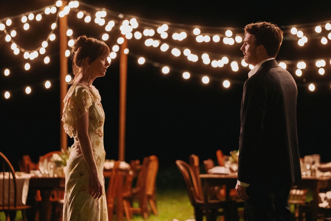 Dakota Johnson and Chris Evans in “Materialists.”