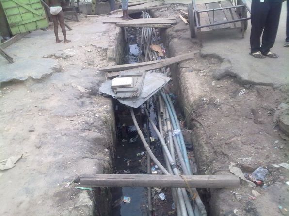 Water intended for domestic use is carried through a choatic network of pipes, many passing through the same open drainages into which sewage is dumped. Cracks in water pipes can lead to contamination of drinking water, says microbiologist Olatunbosun Obayomi.