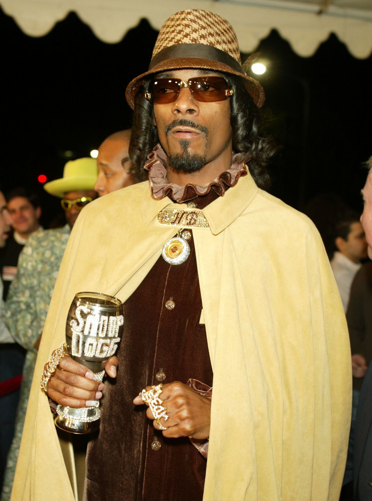 Removed from shelves in 2010 after only two years in business, it's doubtful that Snoop Dogg's streetwear line, "Rich & Infamous," did much to bolster the rapper's bank balance. <br />