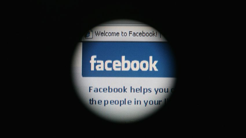 Facebook users will now get a warning message when they click links for possibly harmful sites.