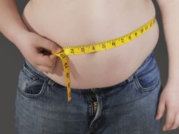 Warning letters from schools that a child is overweight isn't helping stop the childhood obesity crisis in the US, a new study found.