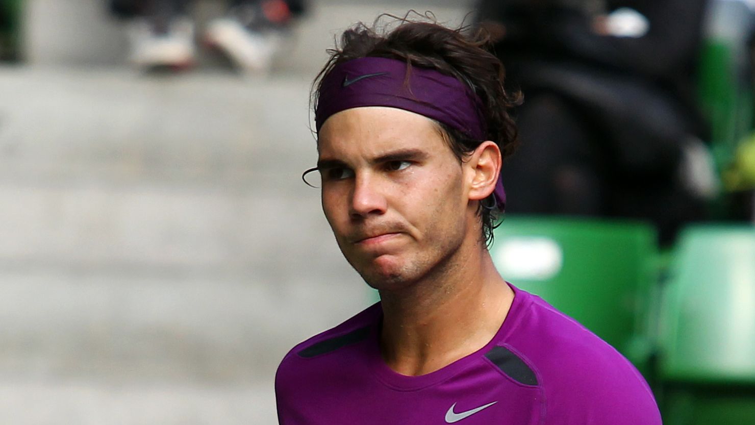 Spanish tennis star Rafael Nadal defeated Mardy Fish of the U.S. in Tokyo on Saturday.