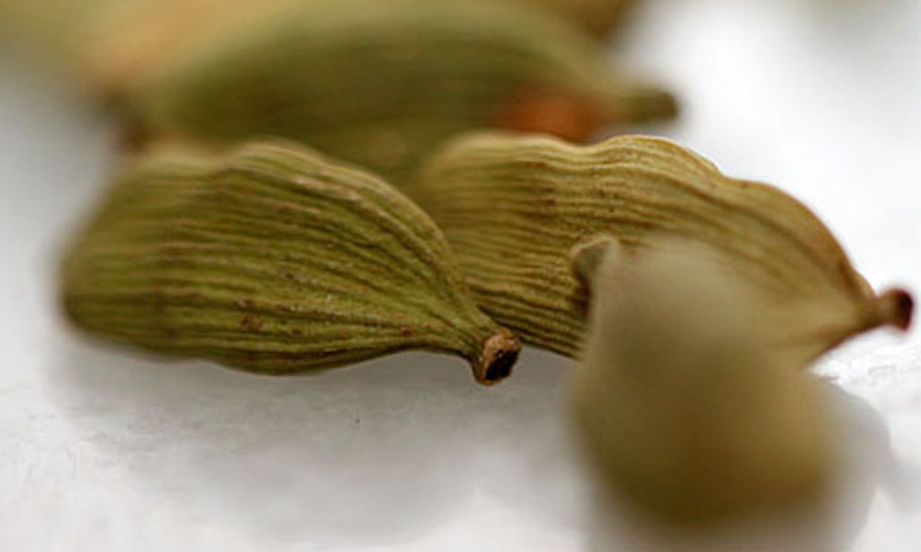 Cardamom boosts metabolism and is low in saturated fat. It can also promote healthy digestion, according to Kathleen Brown and Jeanine Pollak in their book "Herbal Teas: 101 Nourishing Blends for Daily Health and Vitality."