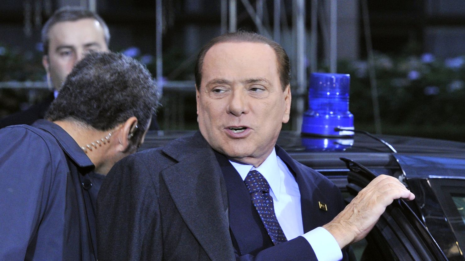 Italian Prime Minister Silvio Berlusconi's government has averted immediate collapse, according to Italian media reports.