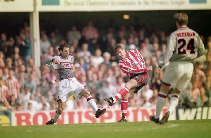 With United 3-0 down at halftime against Southampton in 1996, Ferguson ordered his players to change shirts for the second half. He claimed their grey shirts had made it difficult for players to pick each other out against the crowds. Unsurprisingly, United never wore that kit again.