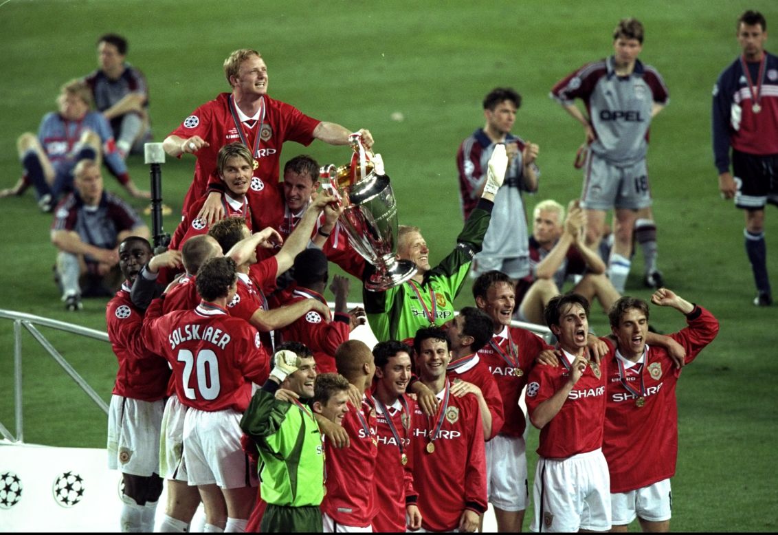 Man United legends get back together but can you name ALL nine of the  club's heroes from 1992-93?