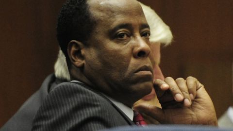 Conrad Murray asked an appeals court to let him out of jail while judges decide if they will overturn his conviction.