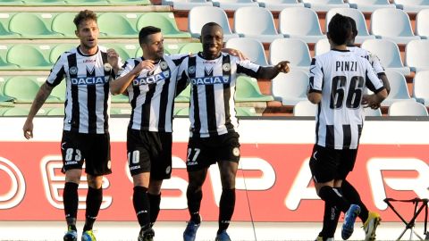 Antonio Di Natale (No.10) celebrates after giving Udinese a narrow victory over Palermo on Sunday.