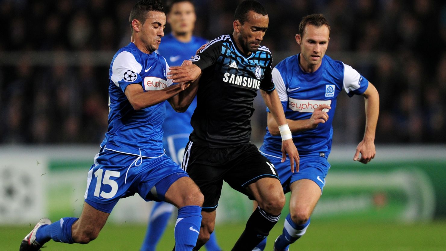 John Terry was an unused substitute as Chelsea drew 1-1 away to Genk in the Champions League.