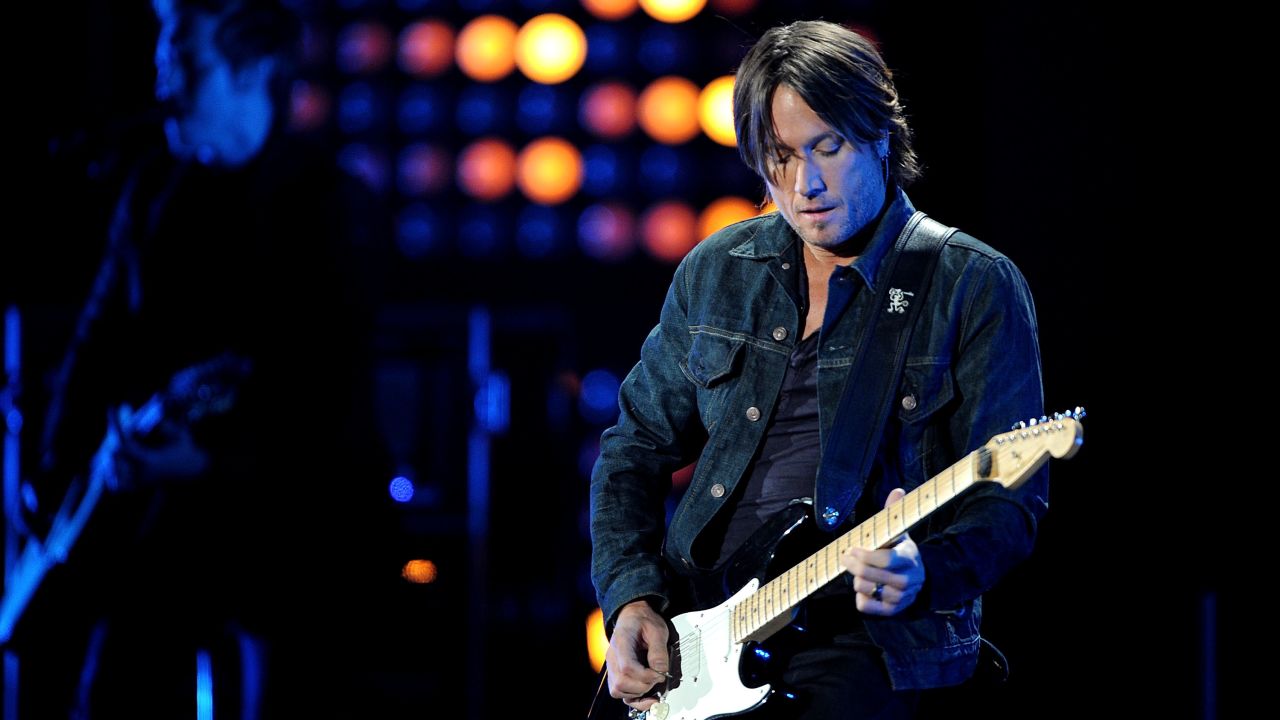 Keith Urban is scheduled to undergo throat surgery this month.