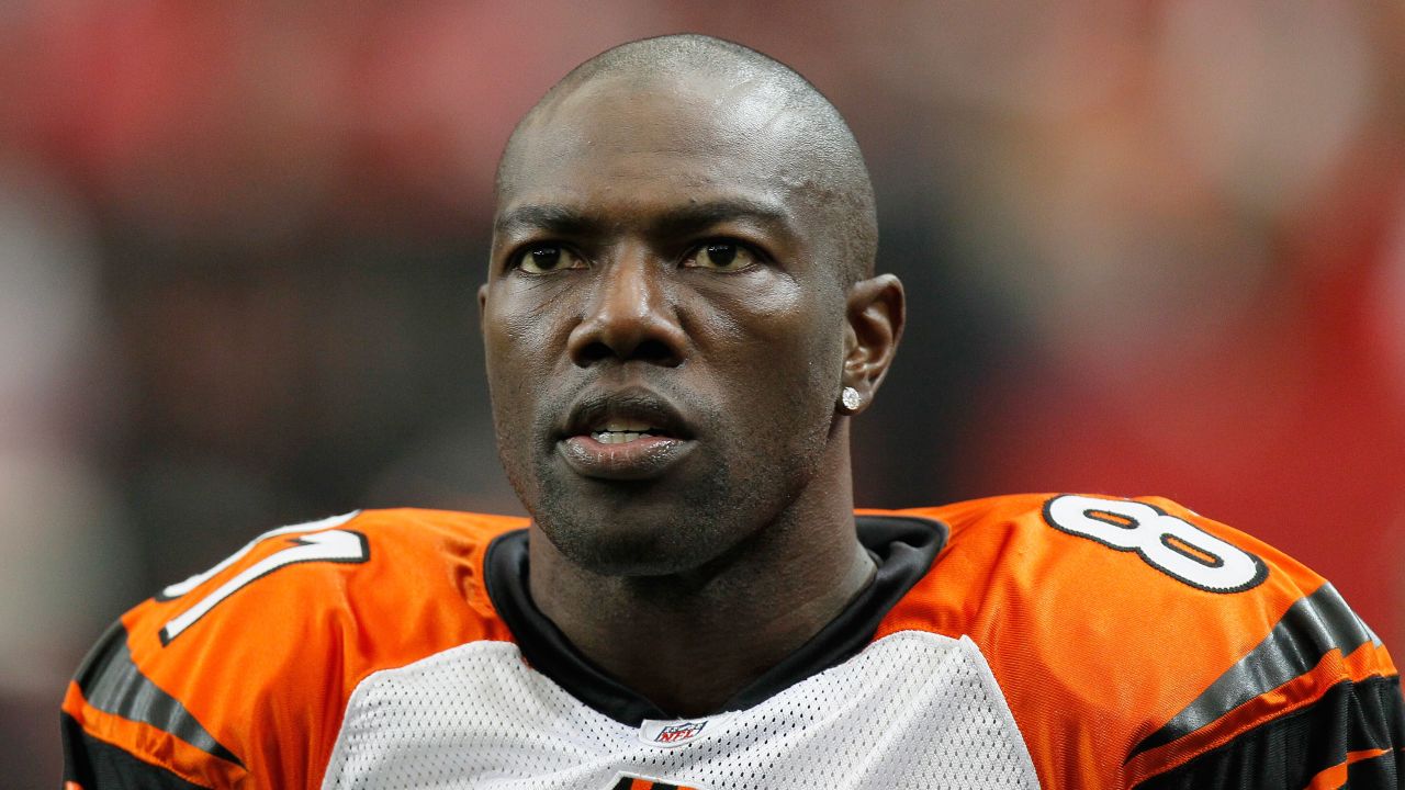 A judge issued a warrant for Terrell Owens' arrest after the wide receiver failed to appear at a child support hearing.