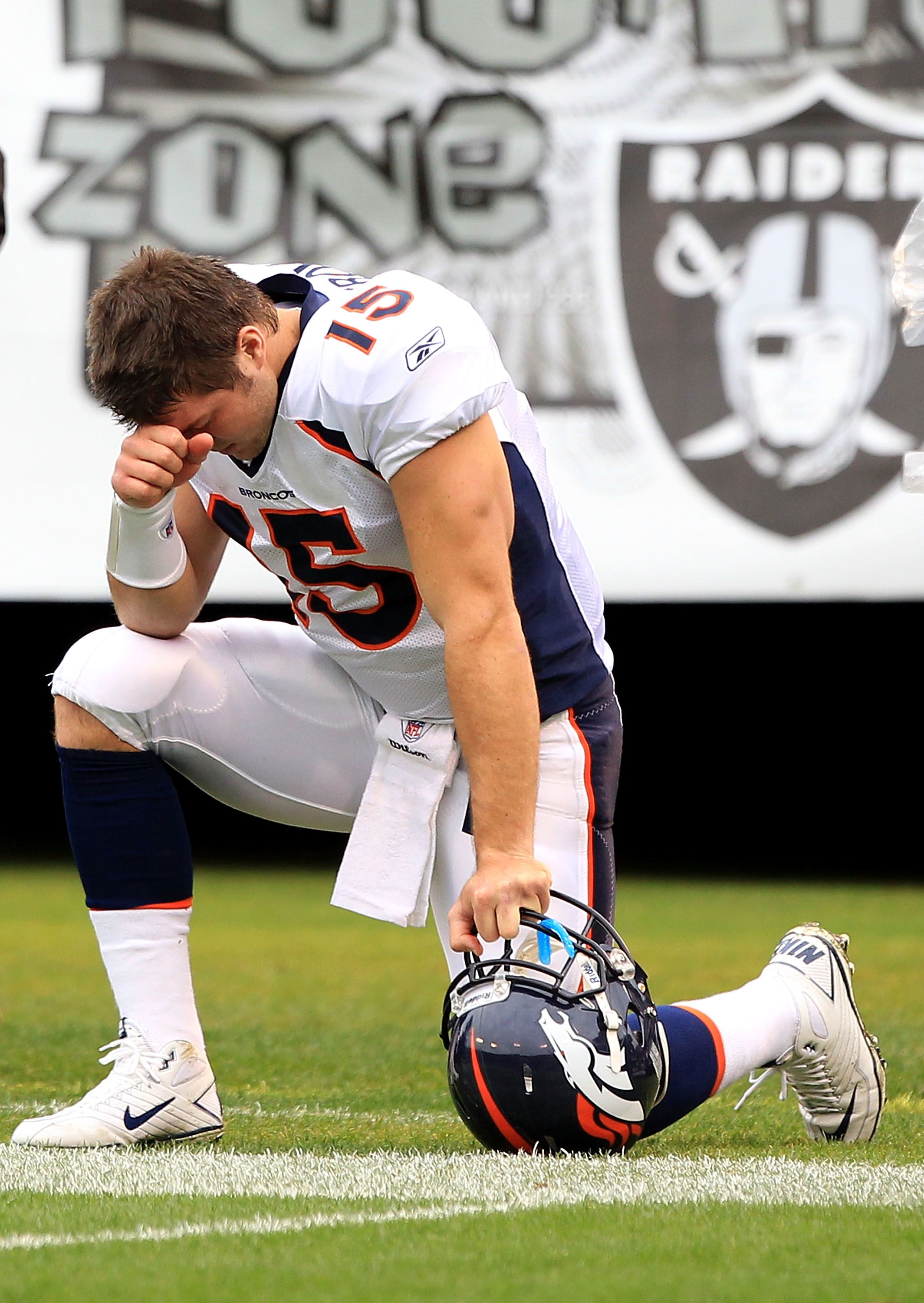 New book alleges Tim Tebow ruined his relationship with Broncos