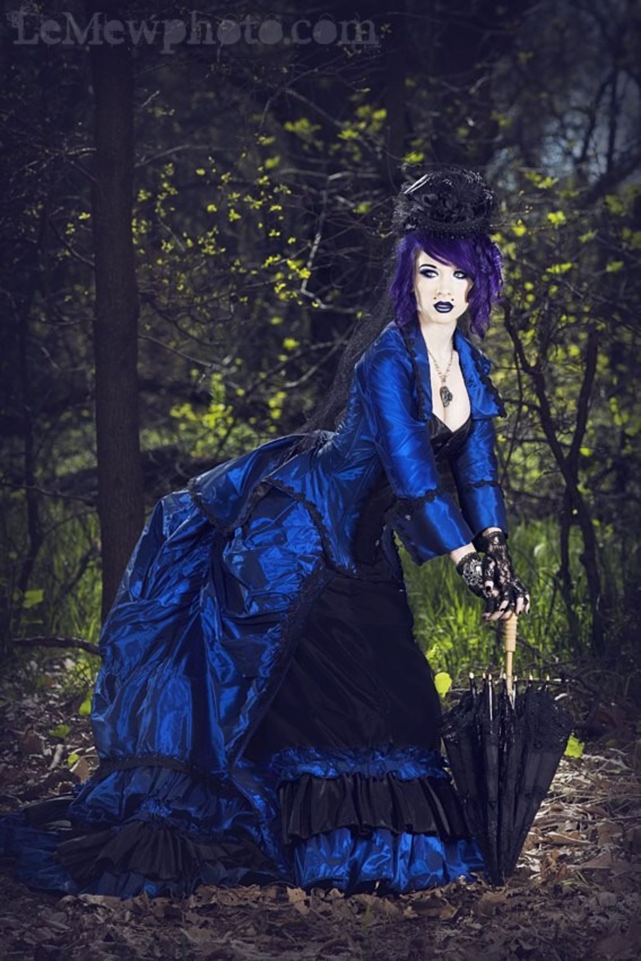 Steampunk designers and costumers share the best of their collections. This ensemble by Belinda Barry is available for customizing in her Etsy store, Romantic Threads.