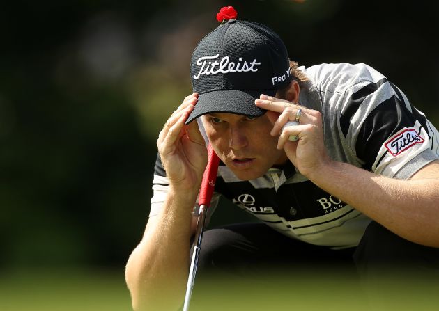 "The biggest challenge in putting is keeping yourself focused away from the outcome," says sports psychologist Alan Goldberg.