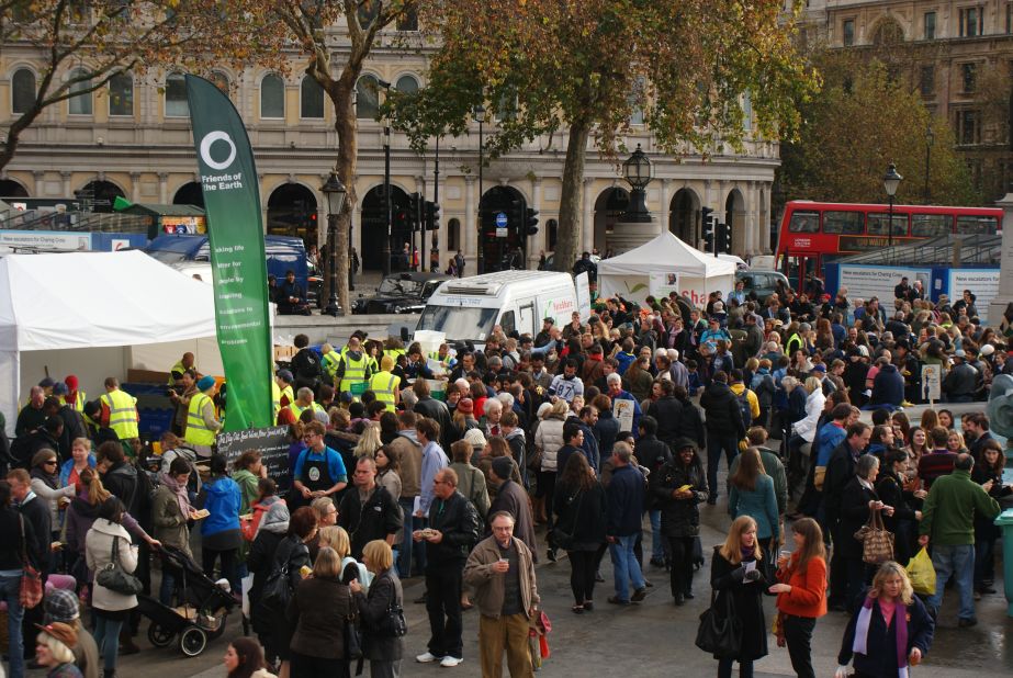 Crowds gather in London at Trafalgar Square for the Feeding the 5000 event. Event organizer Tristram Stuart said: "Everyone has the power - and the responsibility - to help solve the global food waste scandal."