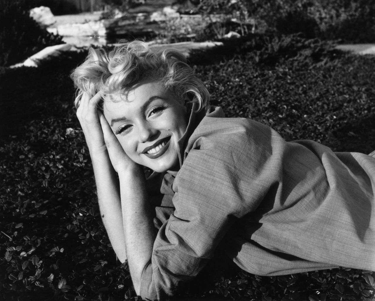 La actriz Marilyn Monroe fue hallada muerte en su apartamento el 5 de agosto de 1962, a los 36 años.