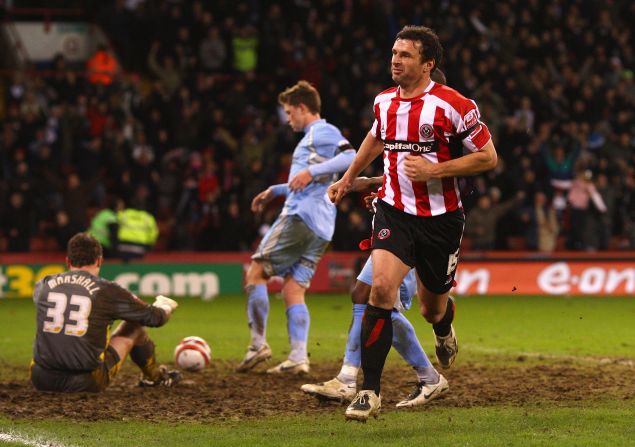 Speed dropped down to the second tier of English football with Sheffield United in January 2008 and later became manager of the club.