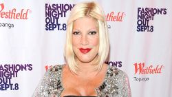 Tori Spelling explains the tweet of her topless picture. | CNN