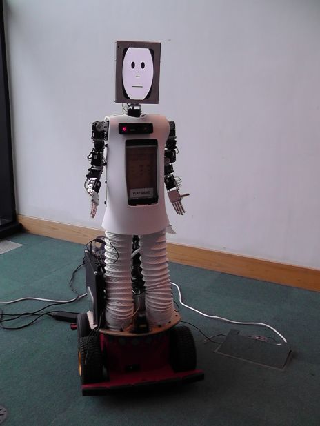 CHARLY was also designed at the University of Hertfordshire. Part of a project to find out how people like their robots to look, CHARLY's projected face slowly morphs to look like the faces of those around him. 