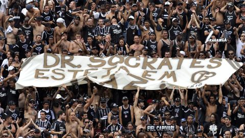 Corinthians supporters honor Socrates during the Brazilian Championship final against Palmeiras on December 4.