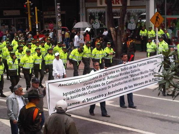 13 policías y soldados  siguen en cautiverio a manos de este grupo guerrilero.