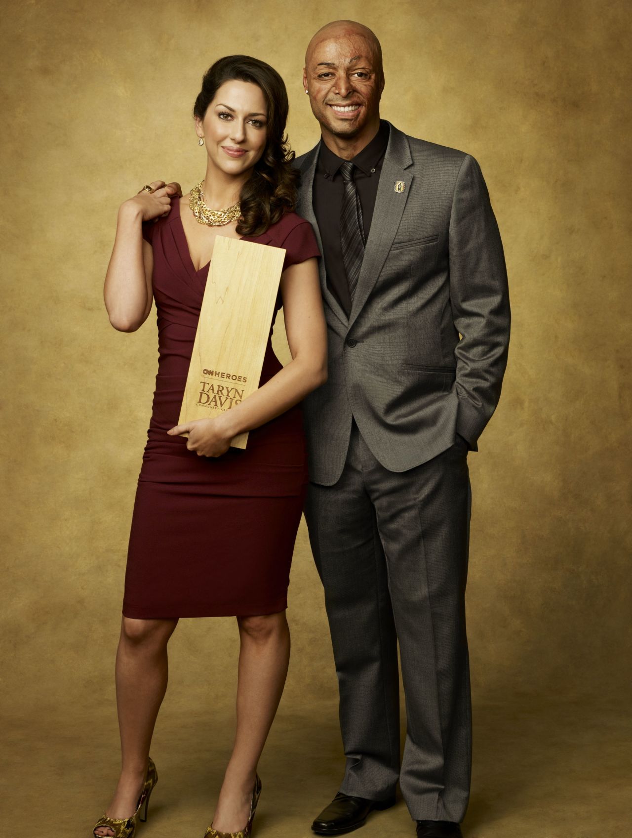 CNN Hero Taryn Davis and former soldier and "Dancing with the Stars" winner J.R. Martinez.