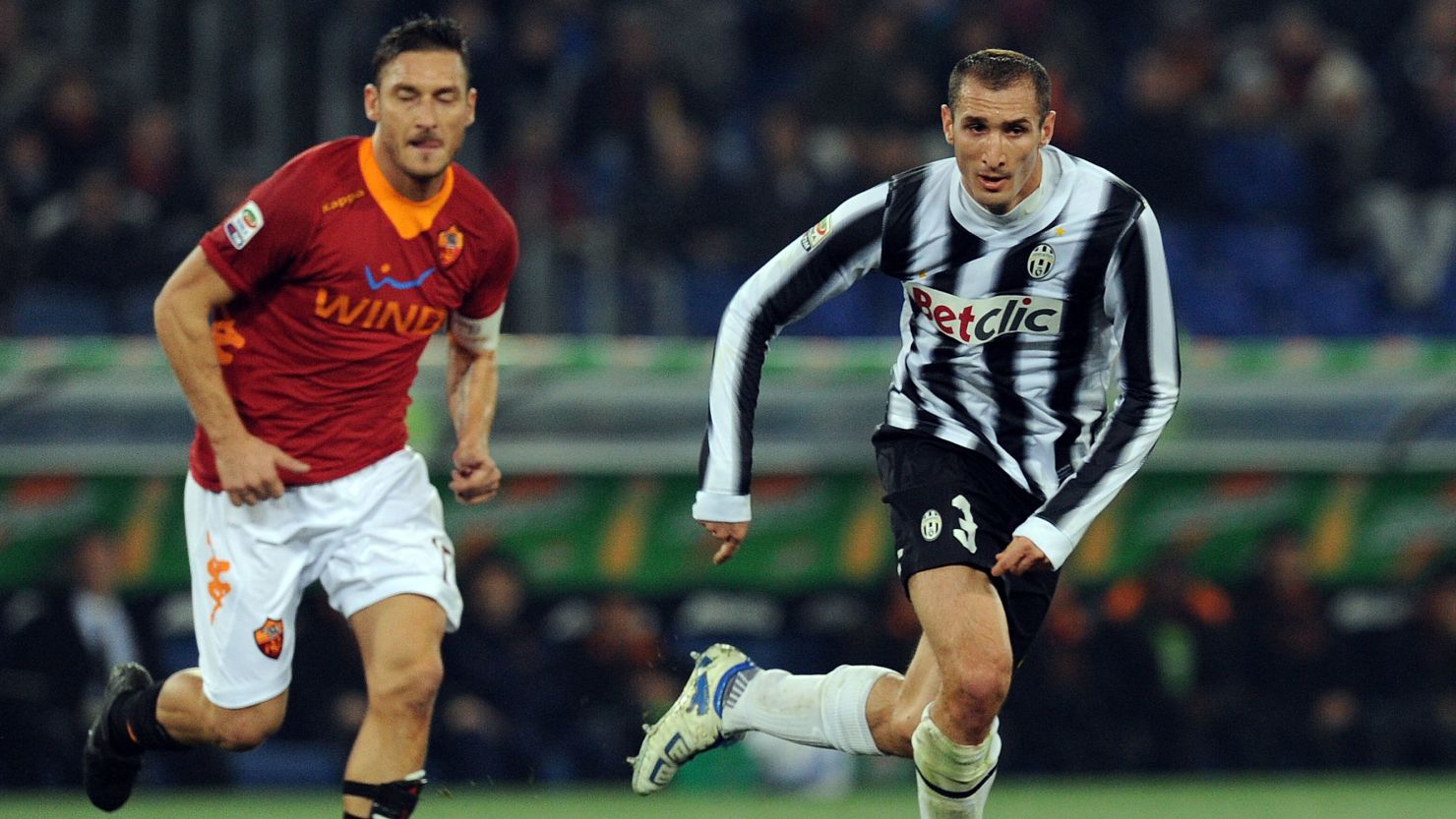 Roma's Francesco Totti, left, and Giorgio Chiellini of Juventus played key roles in Monday's 1-1 draw. 