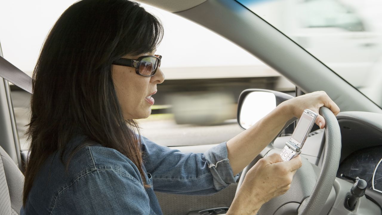 The NTSB has called for a nationwide ban on the use of mobile phones by drivers.