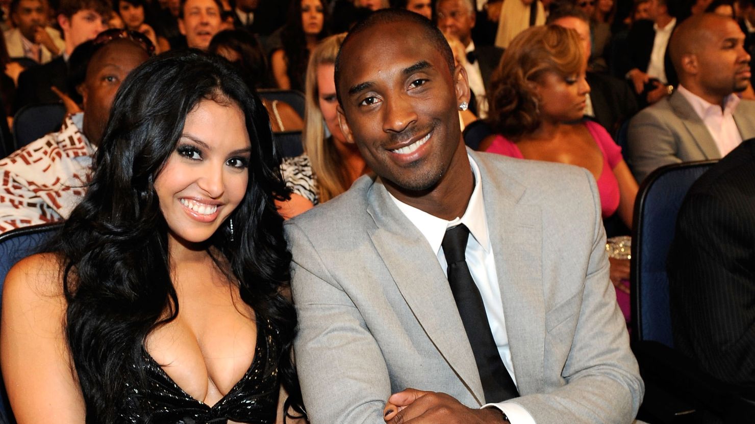 NBA star Kobe Bryant and wife Vanessa have called off their divorce proceedings, they announced on social media.