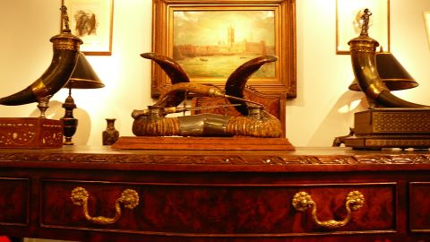 Sold Auction Sells Furnishings From Michael Jackson S Last House Cnn