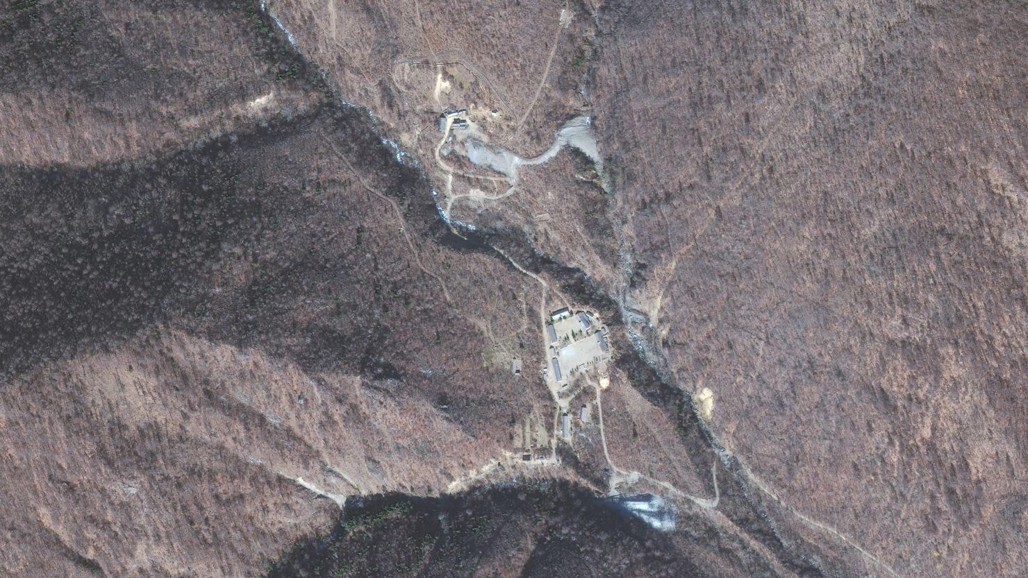 Satellite images obtained by a nuclear security think tank in 2010 show a uranium enrichment facility in North Korea.