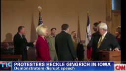 nr protesters heckle gingrich_00002617