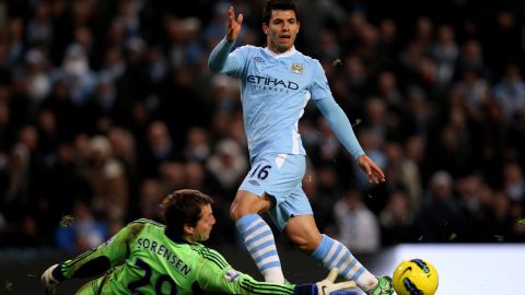 Sergio Aguero scored twice in leaders Manchester City's 3-0 win at home to Stoke on Wednesday.