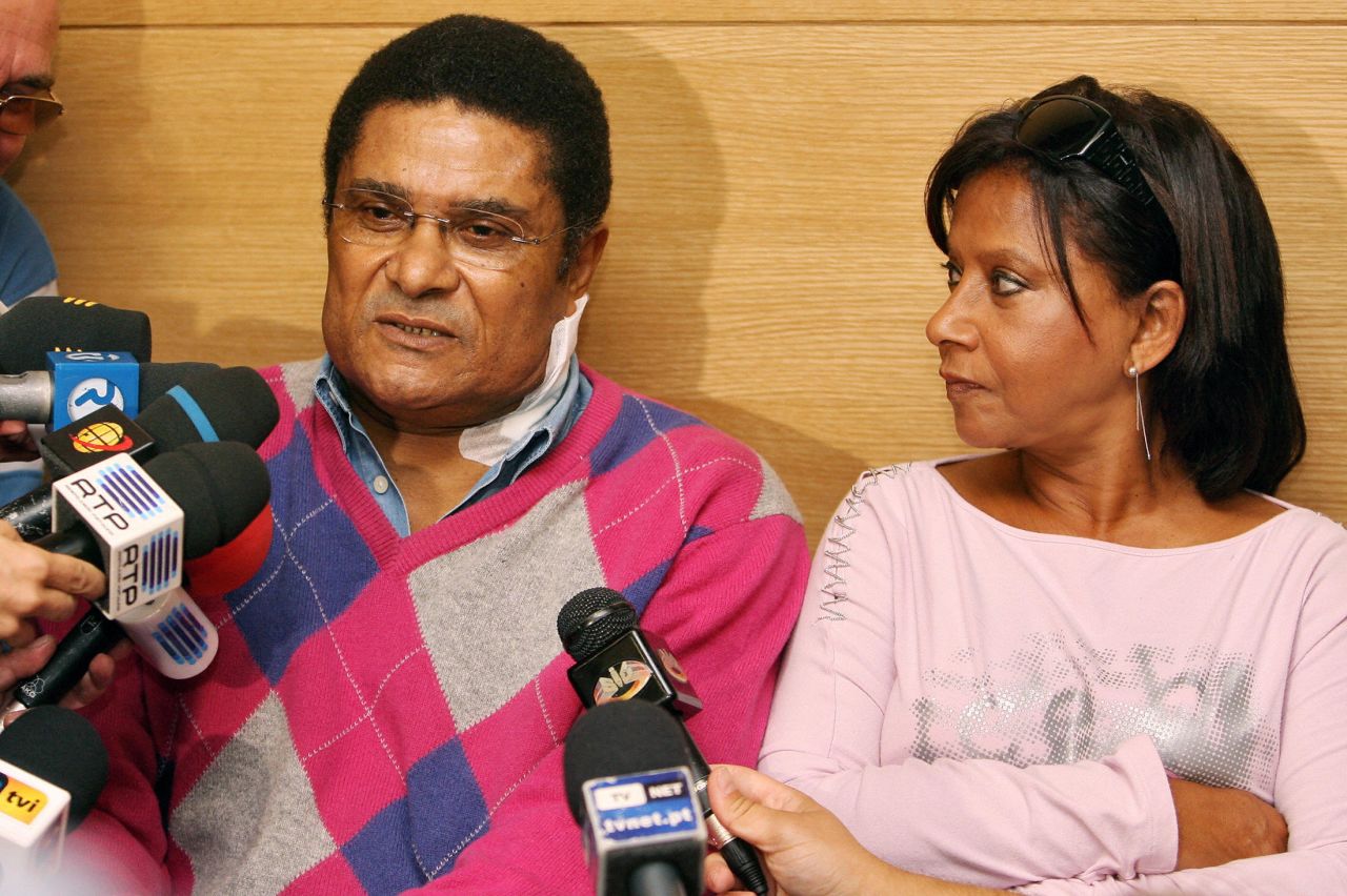 In 2007, Eusebio had surgery to unblock arteries that carry blood to the brain. He and his wife Flora explained the situation to the media before leaving the Lisbon clinic.
