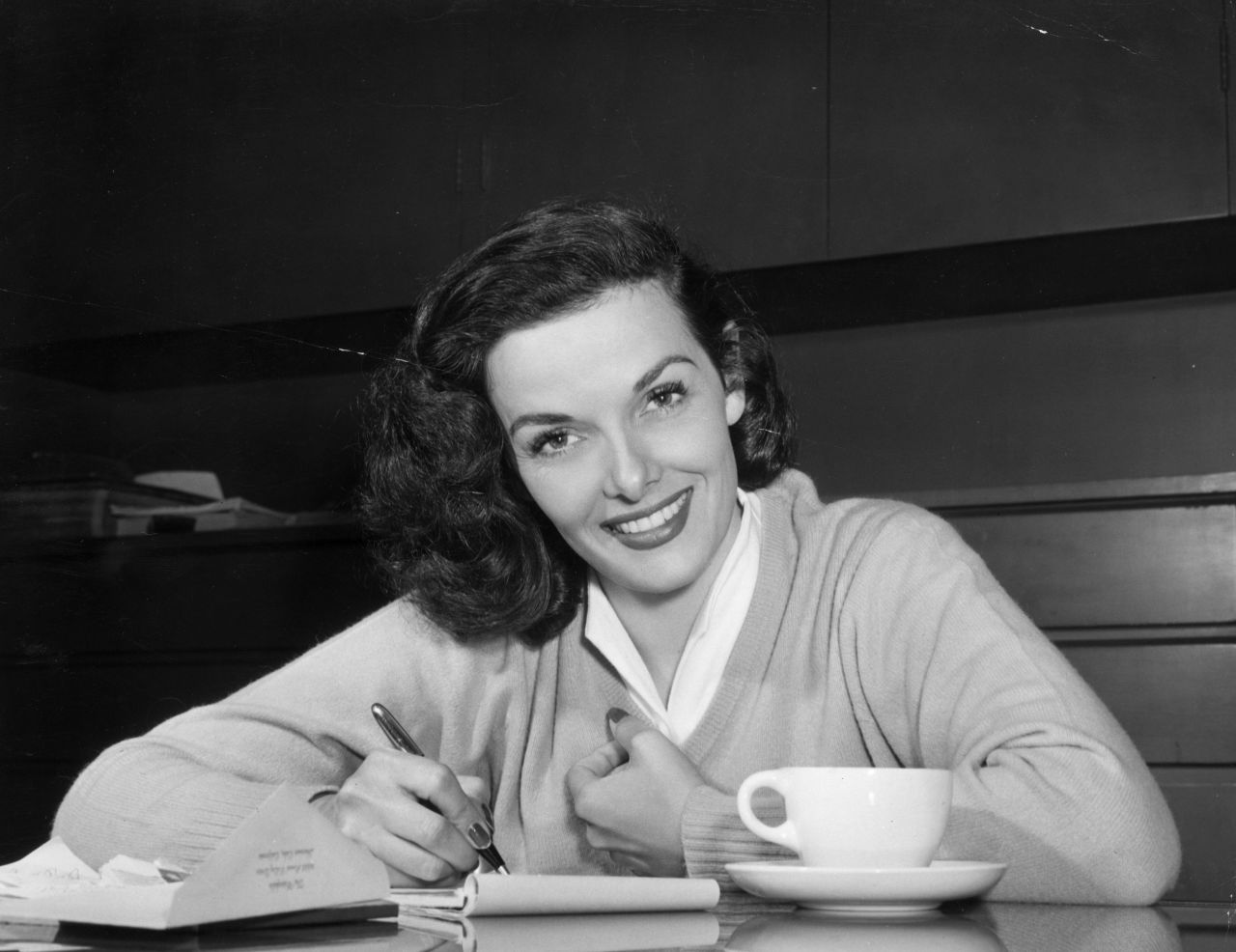 Jane Russell, a voluptuous star of the 1940s and 1950s, died February 28 of respiratory difficulties. She was 89. Russell was best known for her role in "Gentlemen Prefer Blondes" alongside Marilyn Monroe. <a href="http://articles.cnn.com/2011-02-28/entertainment/russell.obit_1_silver-screen-film-appearance?_s=PM:SHOWBIZ">Full story</a> 
