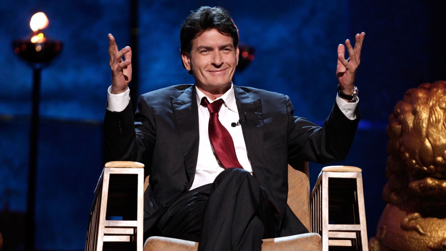 Charlie Sheen jumps into tiny tipping controversy, pledging $1,000 to the Philadelphia waiter who claims he was stiffed by NFL star LeSean McCoy.