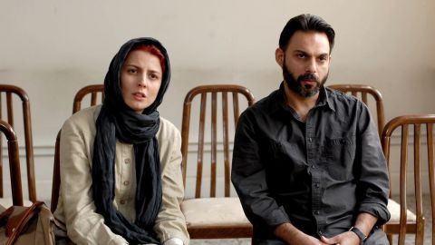 Simin (Leila Hatami) and Nader (Peyman Maadi) are a modern, well-to-do, intellectual and cosmopolitain couple.