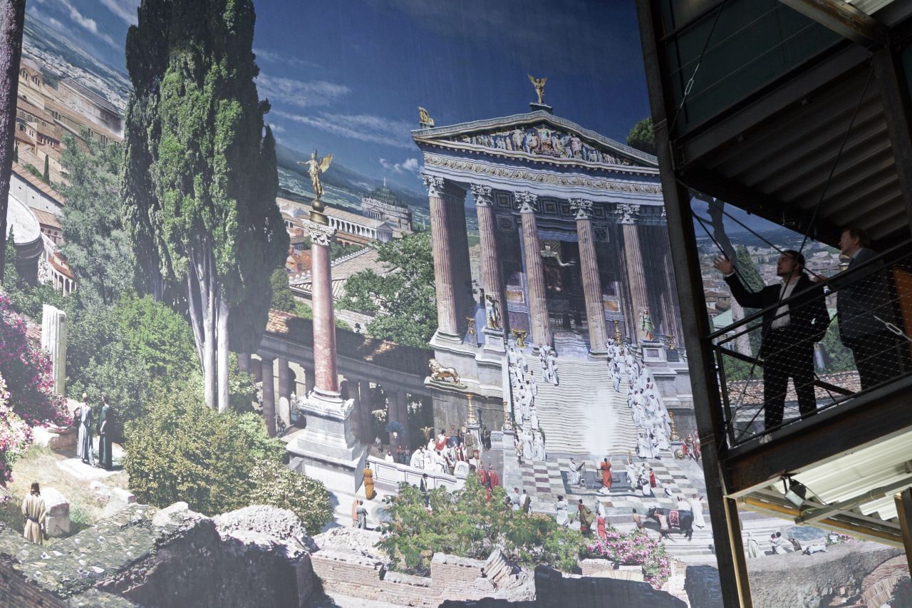 German artist Yadegar Asisi specializes in creating super-sized panoramic paintings. His views of Rome and Pergamon are currently on display in Dresden and Berlin.