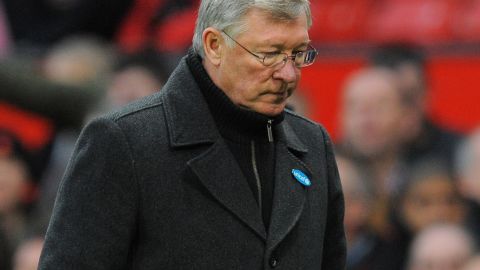 Alex Ferguson's 70th birthday celebrations were ruined by his team's 3-2 home defeat to Blackburn.